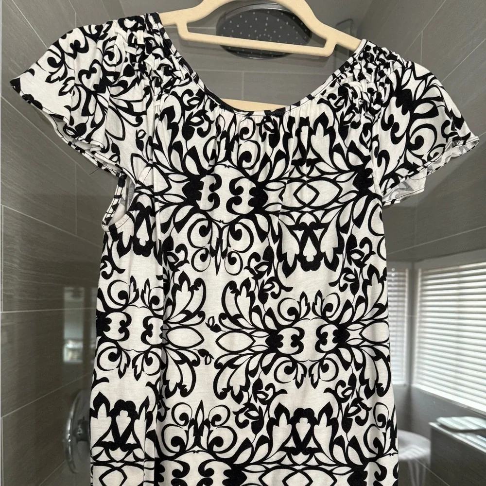 Elle Black and White Smocked Blouse with Short Sleeves - Picture 1 of 5